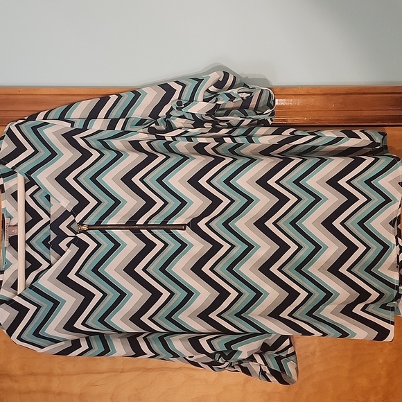 Roz & Ali Blue, Green, Grey and White Graphic Tunic, 23 PtoP - Picture 13 of 13